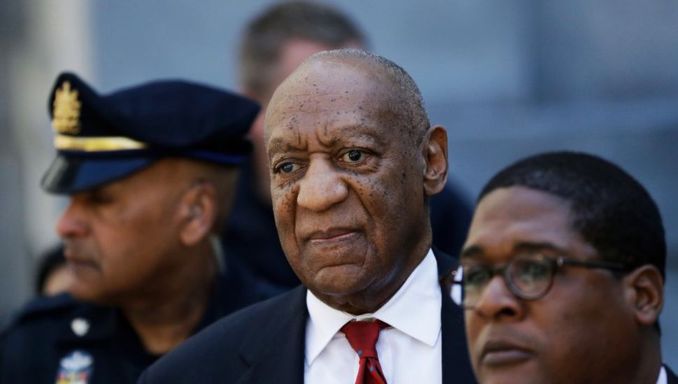 Un tribunal anuló la condena de Bill Cosby y recuperará la libertad