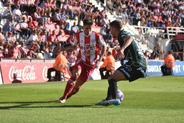 Sarmiento aprovechó el momento de Unión y logró su segundo triunfo como visitante
