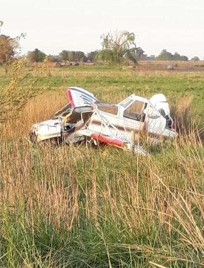 Cayó una avioneta de fumigación en Los Toldos