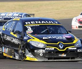 Leonel Pernía ganó la carrera clasificatoria