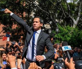 Venezuela: en medio de incidentes Guaidó logró ingresar a la Asamblea Nacional