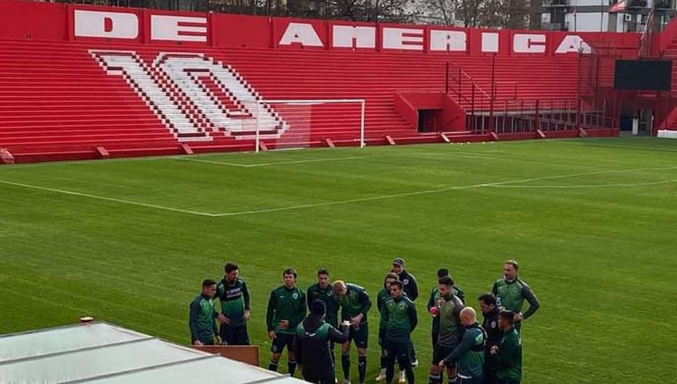 Sarmiento regresa a trabajar hoy tras su paso por el Estadio Diego Armando Maradona.