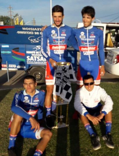 El equipo del SAT, con el ganador Isaías Abú, Tomás Contte, Facundo Olaf Crisafulli e Iván Ruiz, tuvo destacado desempeño en General Villegas.