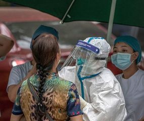 Preocupación creciente por los rebrotes de covid-19 en Europa y Asia