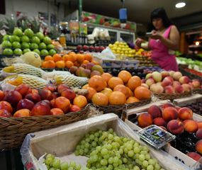 Alimentos suben 4,6% y empujan la inflación