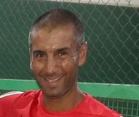 El profesor Leandro Verón pide por la vuelta del tenis a nuestra ciudad