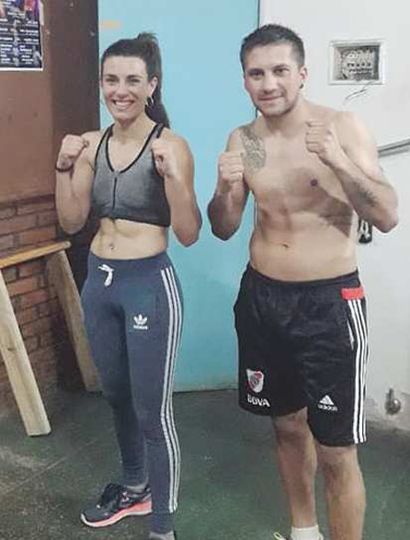 Tatiana “La gauchita” Pacheco y Leonardo “Ninito” Cabrera ganaron sus respectivas peleas antes de lo pactado.