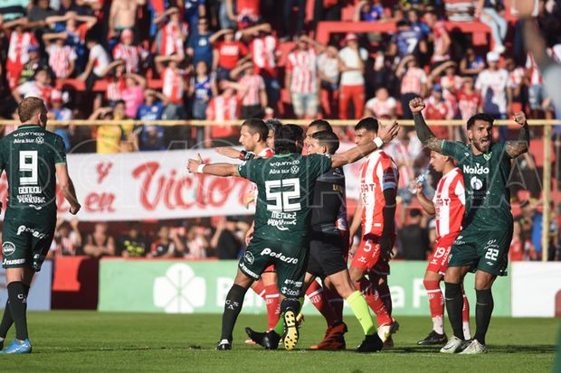 Sarmiento aprovechó el momento de Unión y logró su segundo triunfo como visitante