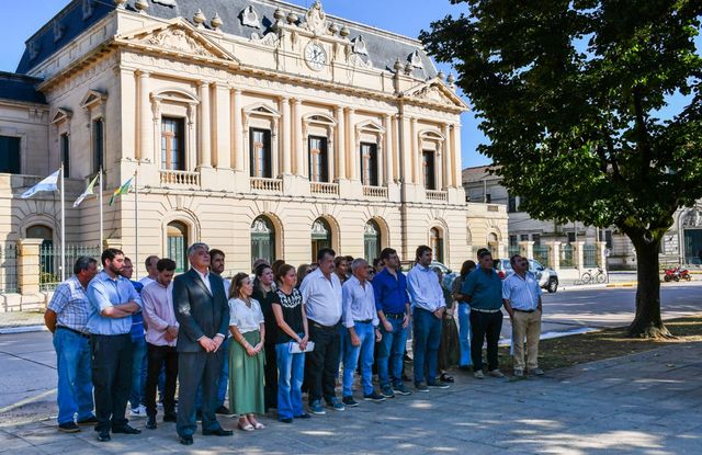 Se realizó el acto oficial por el 179 años de la Creación del Cantón Militar Bragado