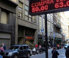El Gobierno prepara una nueva estrategia para contener el dólar