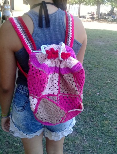 Hermosa mochila tejida por Judith.