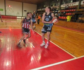 Ganaron anoche Unión Carmeña y Porteño