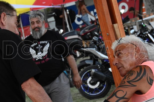 Mucho público en el inicio de Actitud Rock and Bike
