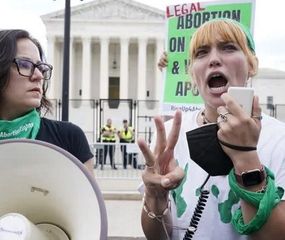 La Corte revocó el derecho al aborto y sacudió a Estados Unidos