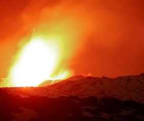Sicilia: el volcán Etna entró en erupción