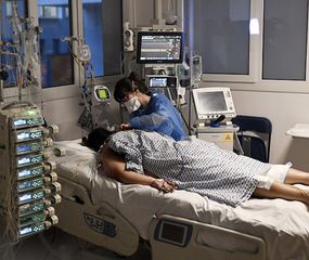 Europa, a merced de Ómicron: récords de 300.000 casos