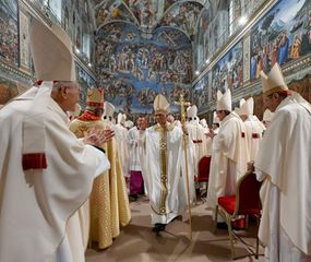 El papa y el declive de la fe: culpó al dinero, al placer y al poder