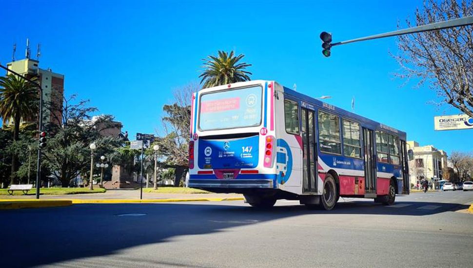 El servicio de colectivos será gratis en la jornada electoral.