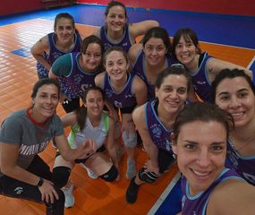 Continúa la Liga Regional de Maxi Vóleibol