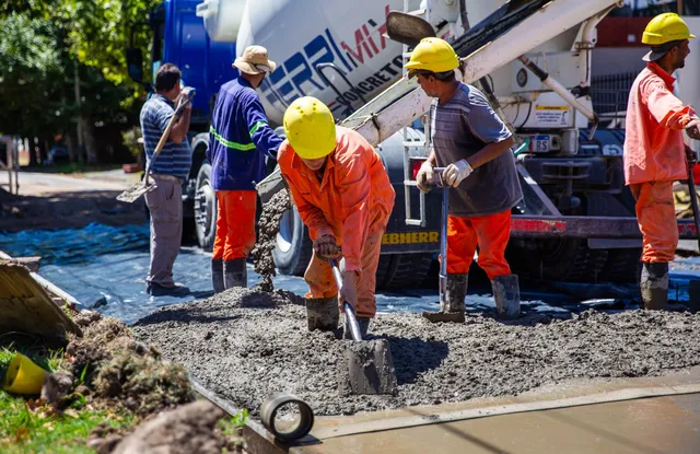 La crisis les pega a los municipios y desata  la rebelión de más de 150 jefes comunales