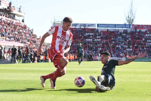 Sarmiento aprovechó el momento de Unión y logró su segundo triunfo como visitante