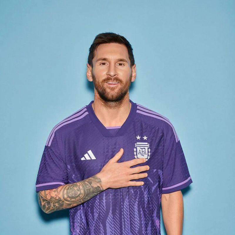 Messi la nueva camiseta suplente de la Selección argentina Qatar 2022 • Diario Democracia