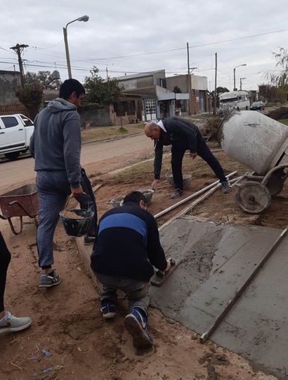 Tareas en el ingreso al estadio de Ambos Mundos.