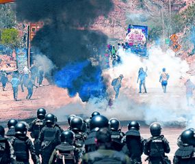 Estallido en Bolivia, toman cuarteles y hay rehenes