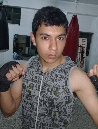 Cristian Morales va a combatir el viernes próximo con Juan Burgos.