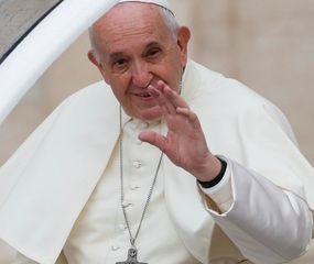 El Papa Francisco denuncia que se volvió a perseguir a los judíos