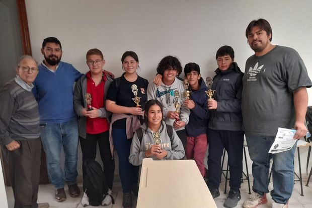 Taiel Del Papa resultó ganador del Prix de  ajedrez jugado en la Escuela Técnica Nº 1