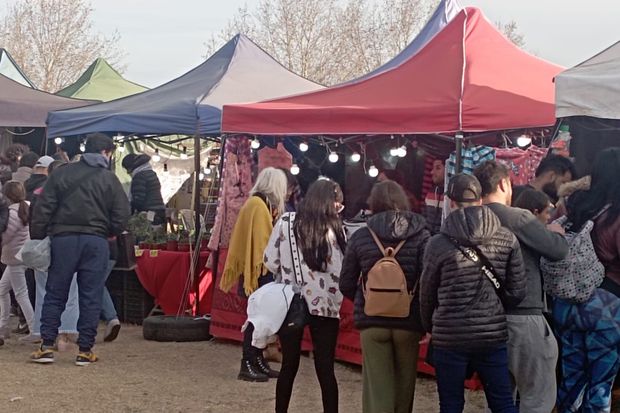 Muchos vecinos disfrutaron de una feria gastronómica