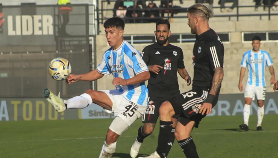 Deportivo Riestra venció a Atlético Tucumán y sumó su segundo triunfo