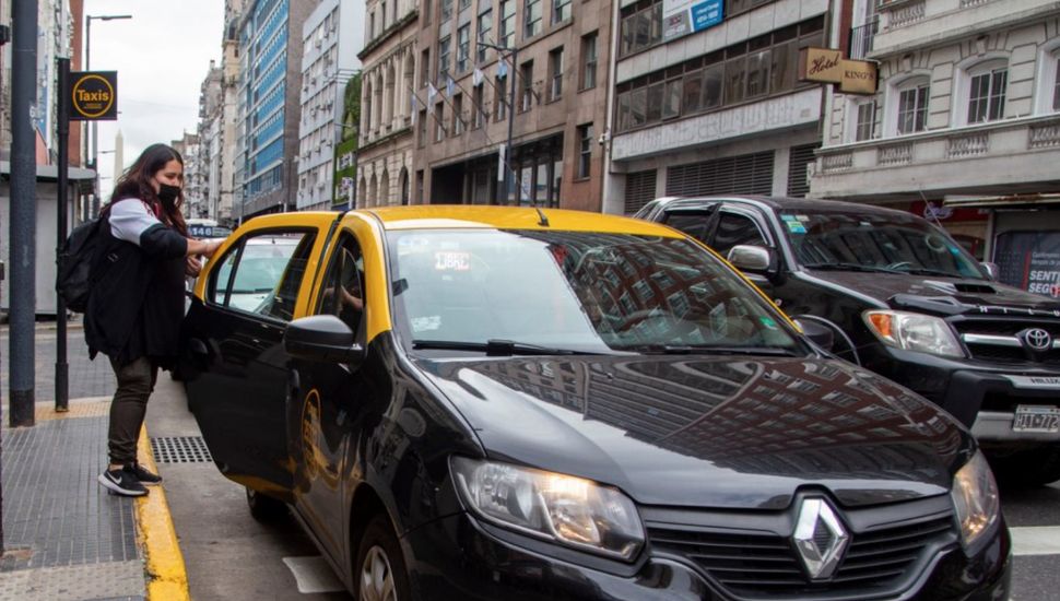 Aumenta Un 30 La Tarifa De Taxi En La Ciudad De Buenos Aires • Diario Democracia 2240