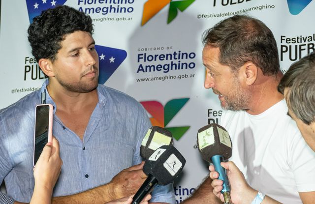 Salvador Serenal acompañó a Nahuel Mittelbach en el Festival del Pueblo