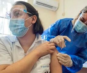 Uruguay dará una tercera dosis de Pfizer como refuerzo
