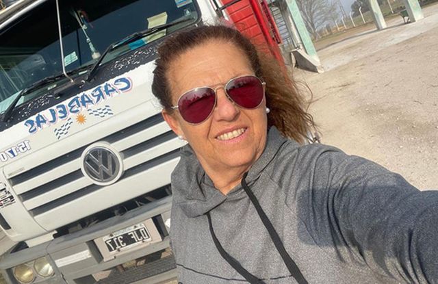 Rompiendo estereotipos: es de Carabelas y hace 15 años que maneja su propio camión de cargas