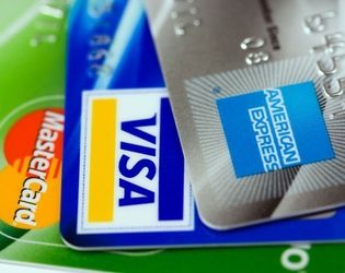 Se puede posponer el pago de la  tarjeta de crédito y refinanciarlo  en 9 cuotas con 3 de gracia