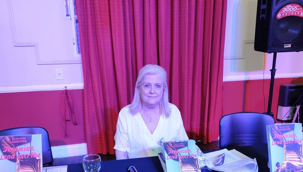 La escritora Nilma “Dolly” Adrover presentó su nueva novela • Diario