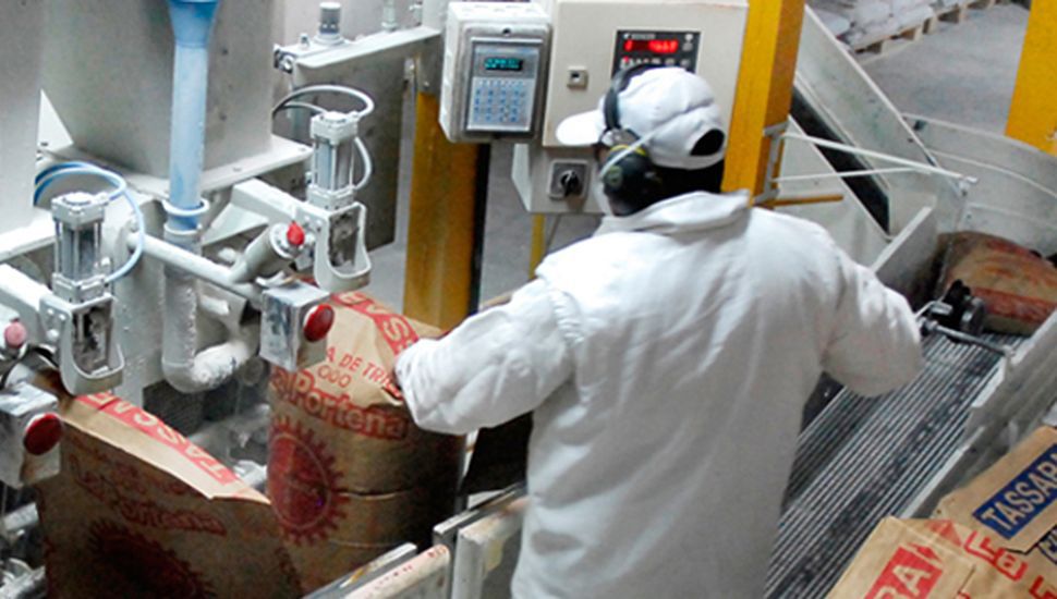 Trabajador de una de las industrias molineras de Junín.