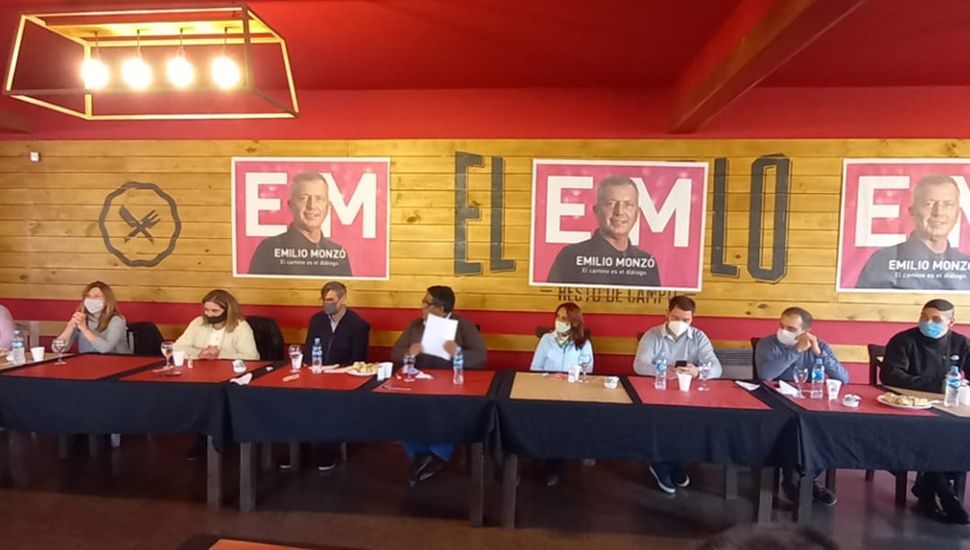 En la presentación se conformó la Junta Promotora del partido.