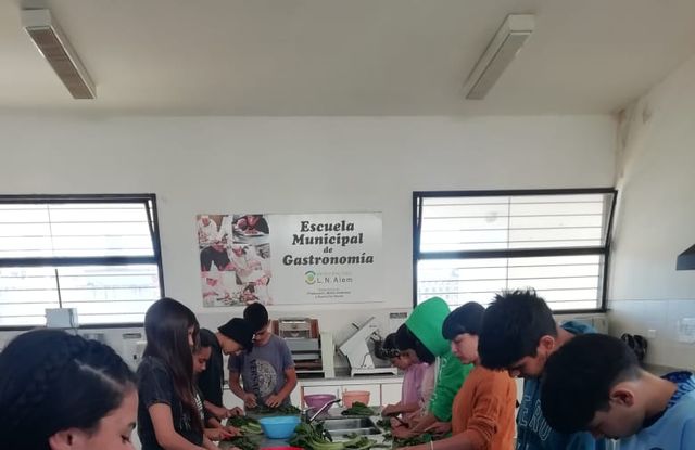 Inclusión socioeconómica, política y cultural de jóvenes