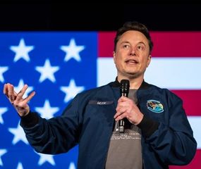 Elon Musk denuncia que red X es blanco de un "enorme ciberataque"