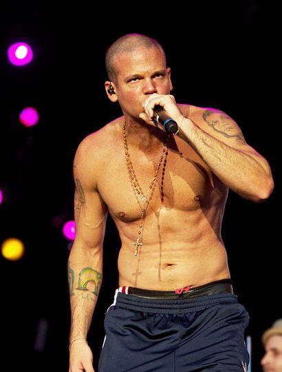 Denuncian al cantante de Calle 13 por promover la discriminación