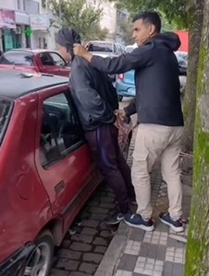 Personal policial detuvo al ciudadano paraguayo cuando delinquía.