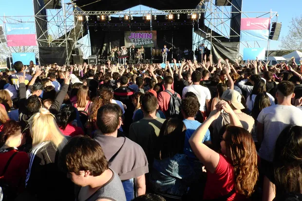 Unas 25 mil personas disfrutaron de los festejos por el Día de la ...