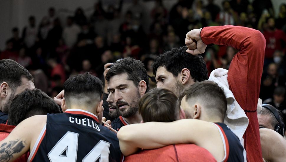 Romano festeja en el final, tras la victoria.