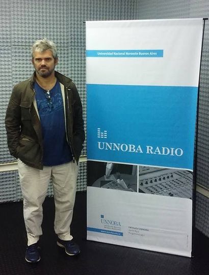 Salvador Roselli es un reconocido guionista y director de cine de Junín que actualmente reside en Buenos Aires.