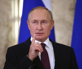 Repudio contra Putin: polémica idea para negociar la paz