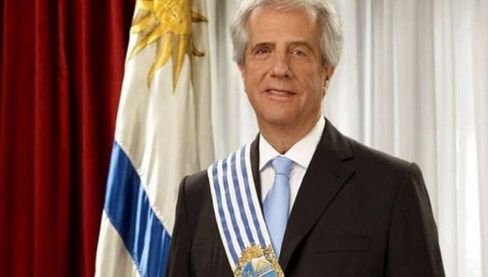 Se suspende el clásico uruguayo por la muerte de Tabaré Vázquez - Diario Hoy  En la noticia